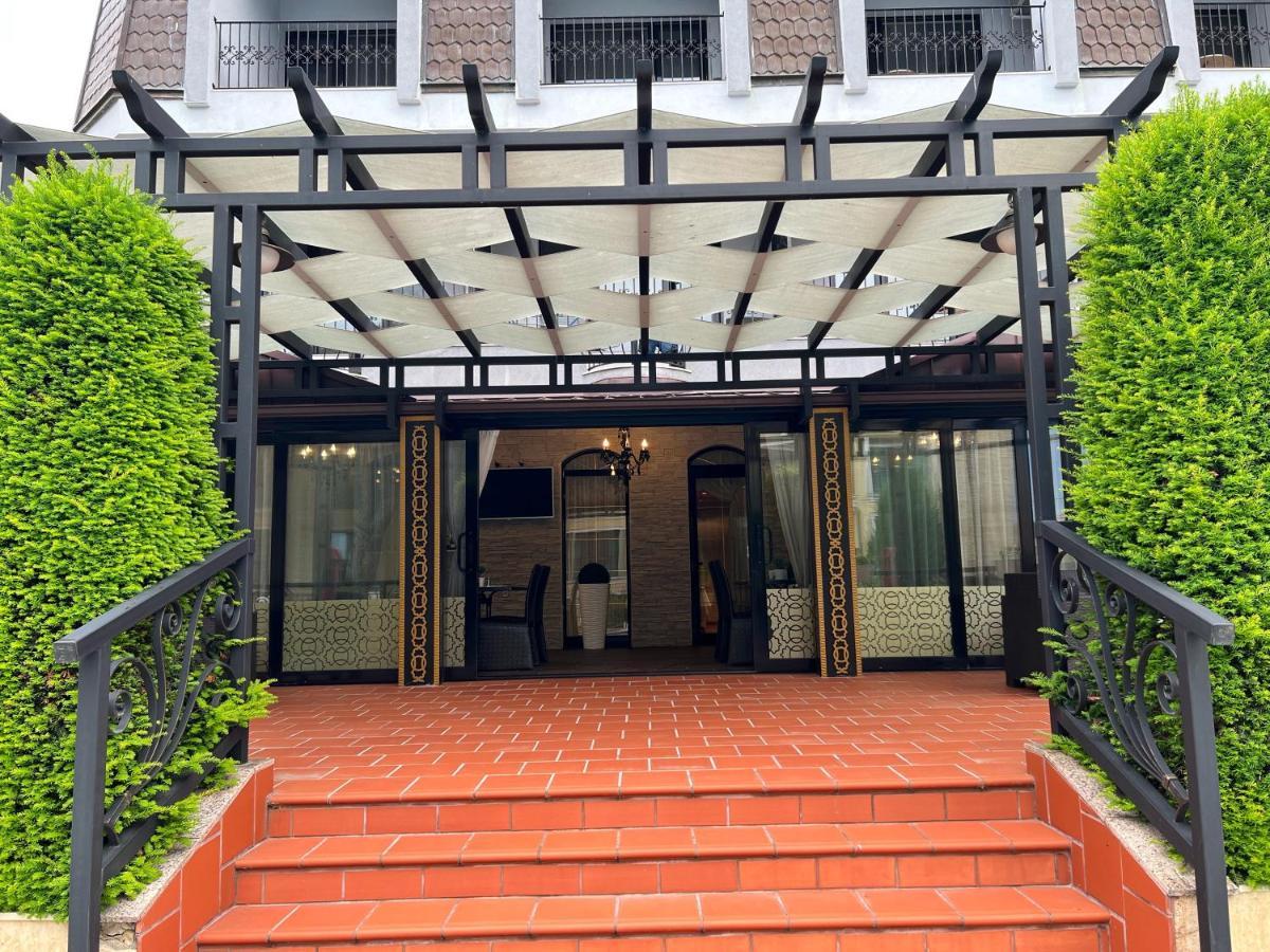 Family Hotel Paradise سينتس قسطنطين وهيلينا المظهر الخارجي الصورة