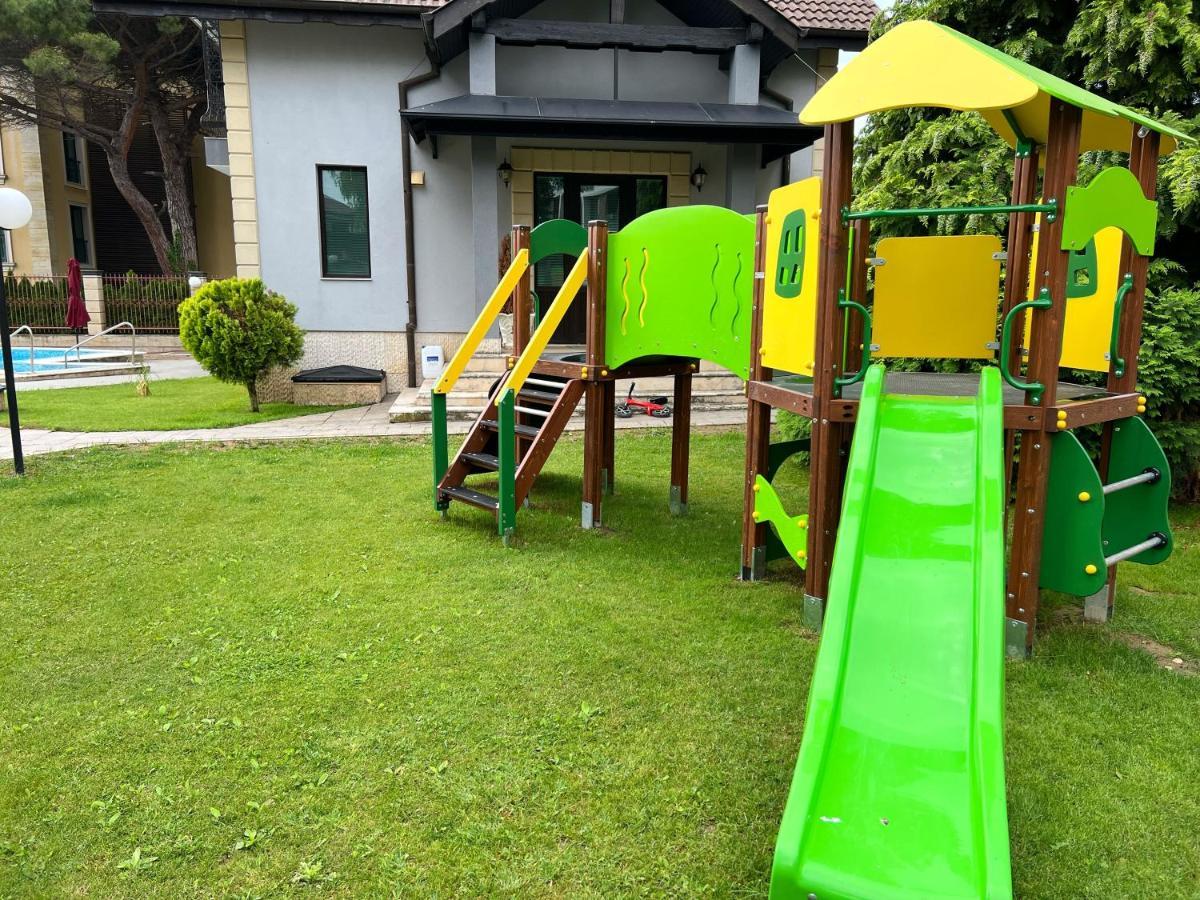 Family Hotel Paradise سينتس قسطنطين وهيلينا المظهر الخارجي الصورة